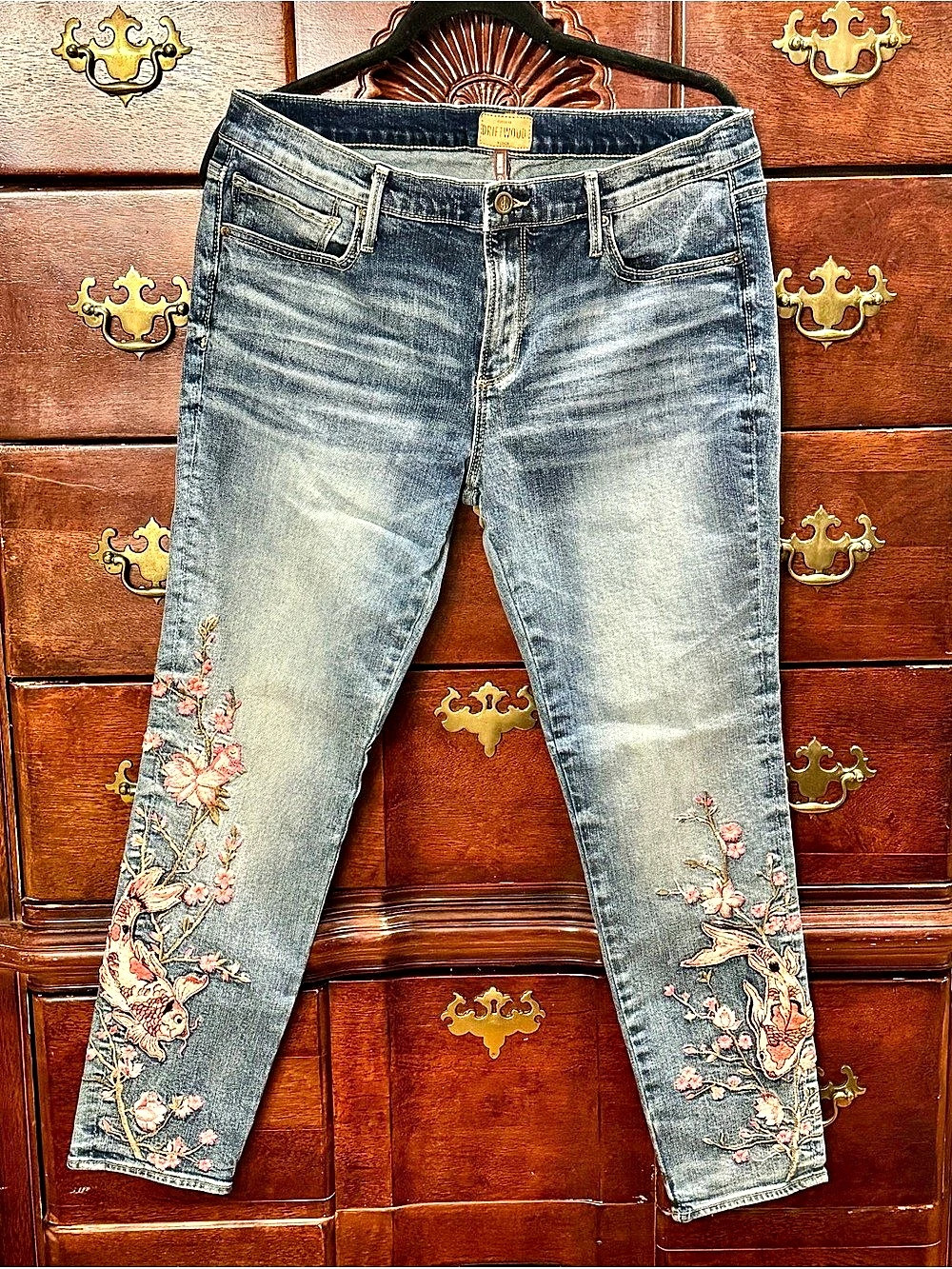 Driftwood Marilyn Koi Cherry Blossom Embroidered Size 32 Slim Straight Ankle